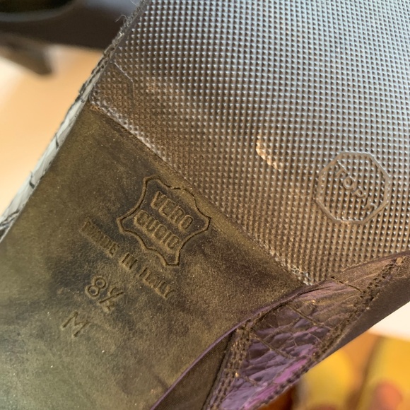 8.5 • Black Booties - Picture 5 of 5